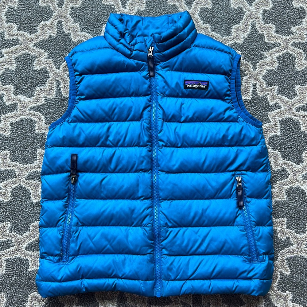 Patagonia boys Down Sweater vest in size 7-8